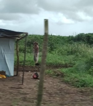 Terreno com obra inacabada de Estação de Tratamento de Esgoto vira acampamento de sem-terra