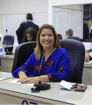 Vereadora, Ana Hora, parabeniza JHC por atuação em prol do Pinheiro, Mutange e Bebedouro