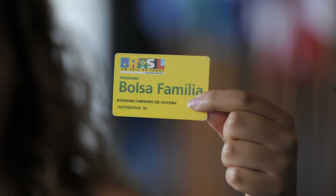 Bolsa Família vai beneficiar mais de 412 mil famílias alagoanas em dezembro 