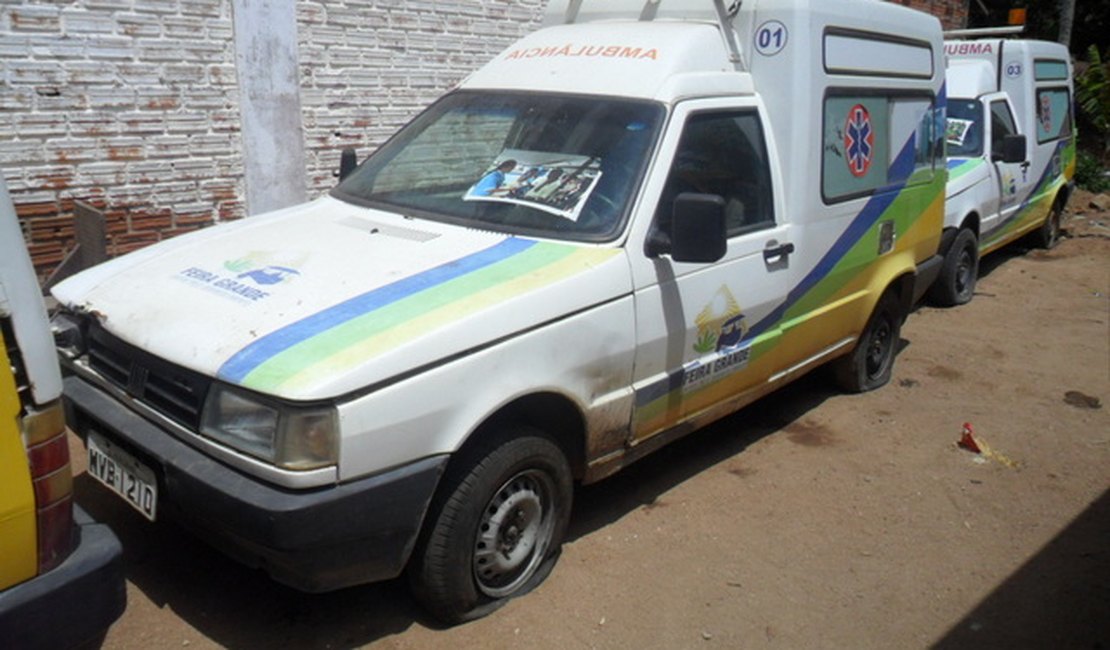 Ambulâncias sucateadas e veículo multado: Feira Grande enfrenta dificuldade na saúde