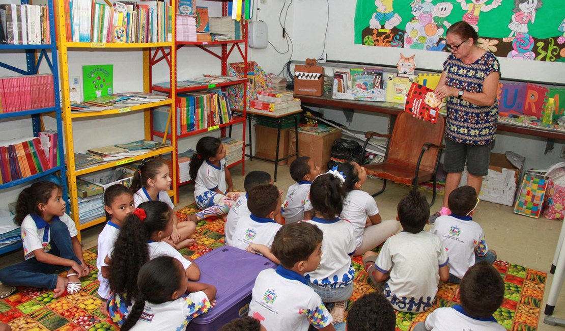 Escolas da rede estadual desenvolvem projetos literários de incentivo à leitura
