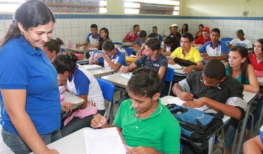 Monitores da educação devem realizar protesto em frente ao Cepa, em Maceió