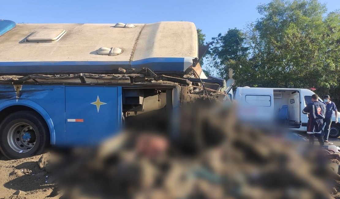 Acidente em rodovia no interior de SP provoca mais de 30 mortes