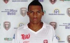 William Fernandes- lateral 