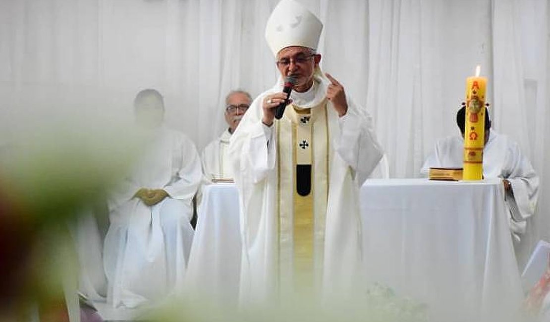 Arcebispo da PB proíbe contato de padres com menores desacompanhados