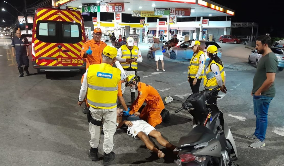 Agentes do Ronda prestam assistência a argentino, vítima de acidente de trânsito em Cruz das Almas