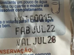Prefeitura de São José da Tapera é acusada de entregar leite em pó com validade adulterada a caneta