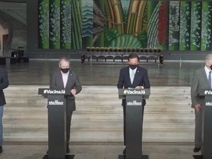 Doria reúne ex-presidentes Sarney, Temer e FHC em ato pró-vacina