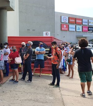 Shoppings de Maceió registram filas no primeiro dia de reabertura