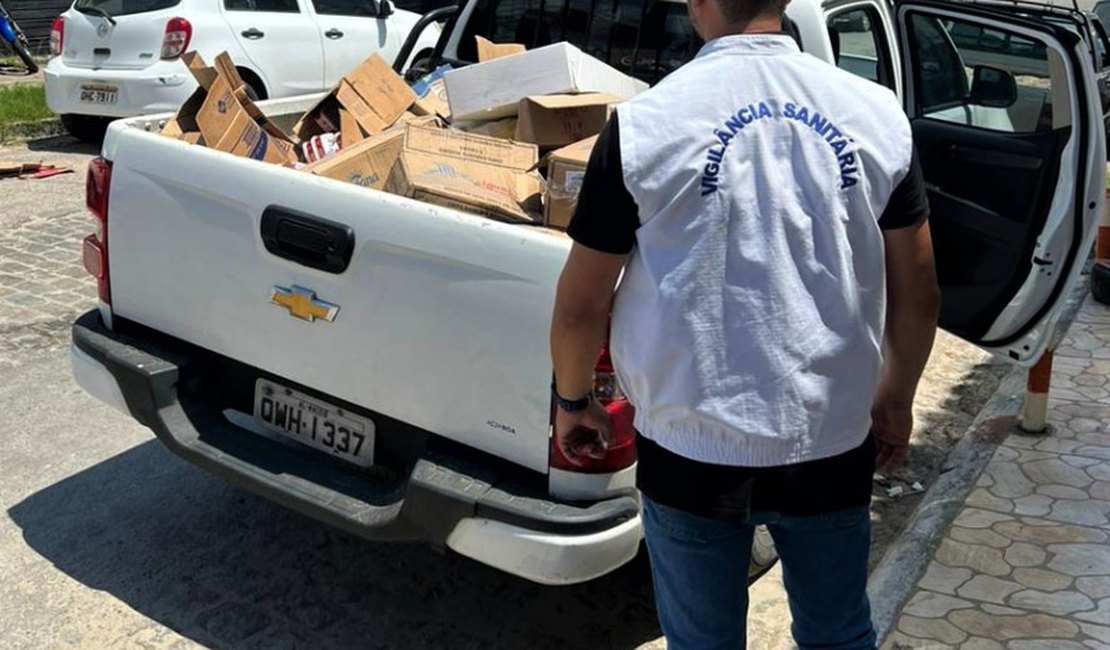 Vigilância Sanitária apreende 300 kg de alimentos e bebidas estragadas em distribuidora