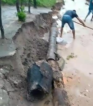 [Vídeo] Ruas no povoado Alecrim ficam destruídas após fortes chuvas