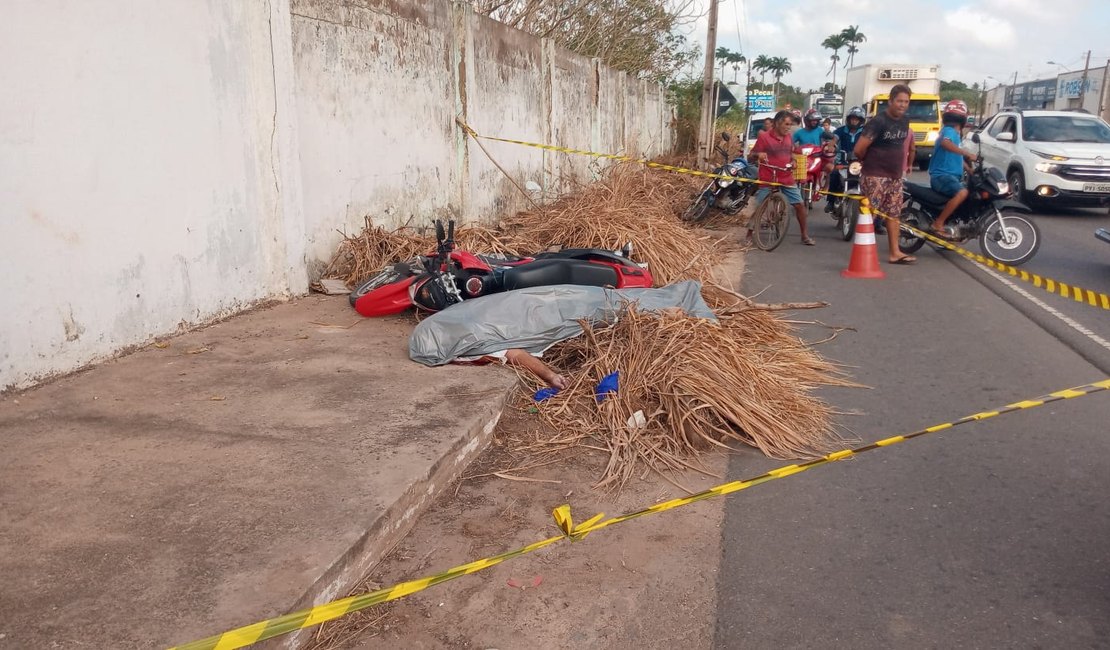[Vídeo] Motociclista é executado na AL 110 no bairro Batingas