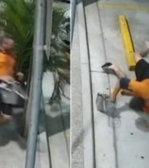 Após ser roubada, idosa persegue e derruba ladrão com ‘golpe ninja’