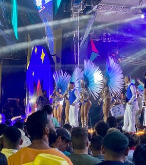 Após polêmica, Beija-Flor se apresenta no São João de Maceió e canta grandes sucessos do carnaval carioca