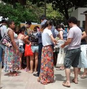 Portal literário LeroWhite realiza doação de livros no Centro de Arapiraca