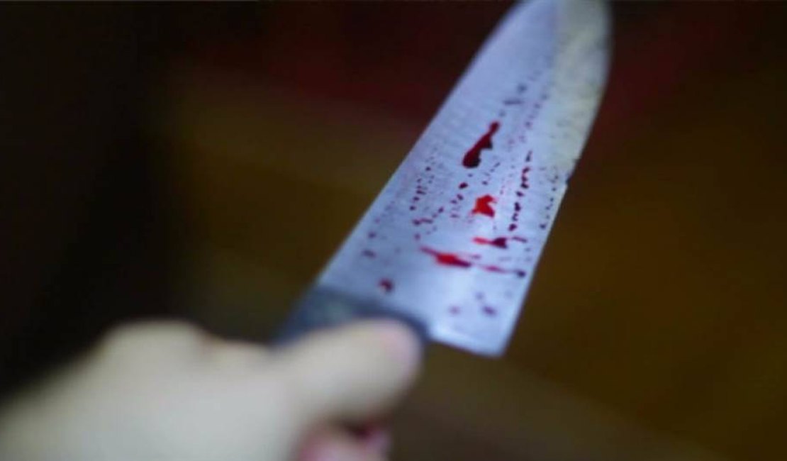 Homem é atingido por golpes de faca na parte alta de Maceió