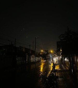 Moradores do Poço ficam cerca de três horas sem energia na noite desta terça-feira (31)