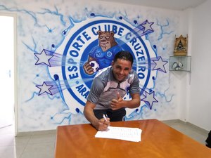 Volante Cal assina com o Cruzeiro de Arapiraca e realizará trabalho com a base