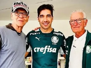 Ademir da Guia e Dudu visitam Abel Ferreira no CT do Palmeiras