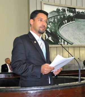 Deputado Rodrigo Cunha procura TJ para pedir o cumprimento da lei dos cartórios