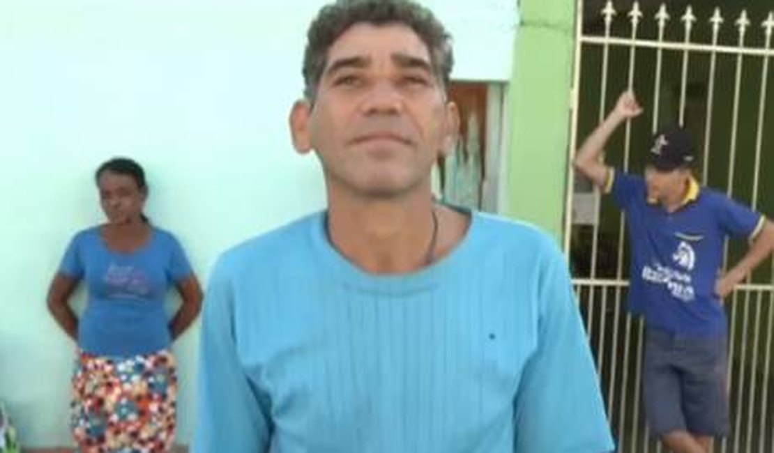 Homem enterrado reaparece em cidade do interior de Minas Gerais 