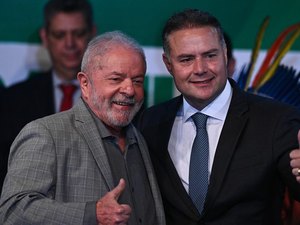 Renan Filho e outros dois ministros são exonerados para votarem na indicação de Dino ao STF