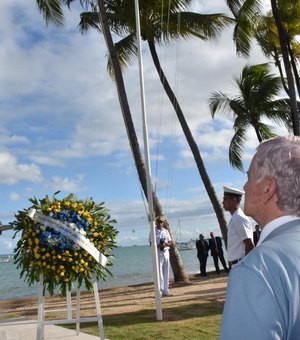Governador Klever prestigia inauguração de monumento em homenagem ao patrono da marinha