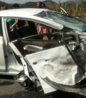 Prefeito de Estrela de Alagoas se envolve em acidente na BR-316, em Pindoba