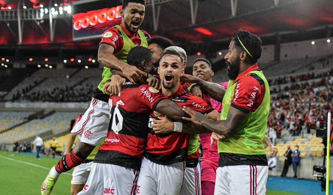 Flamengo vence Atlético-MG e tenta voltar à briga pelo título do Brasileiro