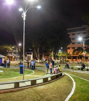 Rui Palmeira entrega Praça Sinimbu totalmente revitalizada
