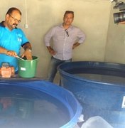 Seagri distribue 'filhotes de peixe' para combater mosquito da dengue