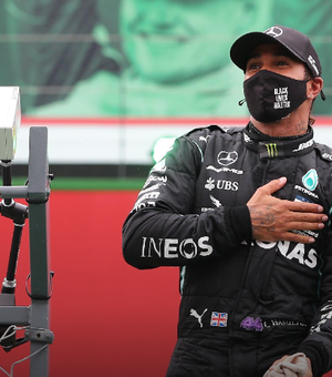 Lewis Hamilton continuará na Mercedes na temporada 2021