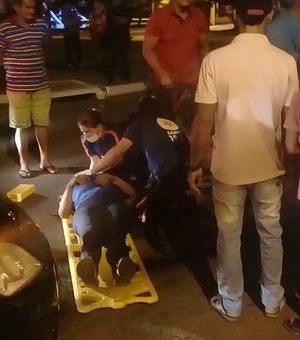 Colisão entre um carro e uma cinquentinha deixa casal ferido em Arapiraca