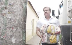 Marx Beltrão leva 2 toneladas de alimentos ao município de Santana do Ipanema