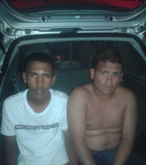 Após assalto a ônibus, jovens são capturados e presos com arma e objetos roubados