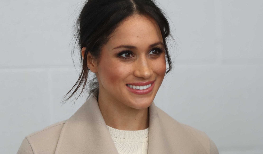 Rainha proíbe Meghan de usar joias que eram da princesa Diana