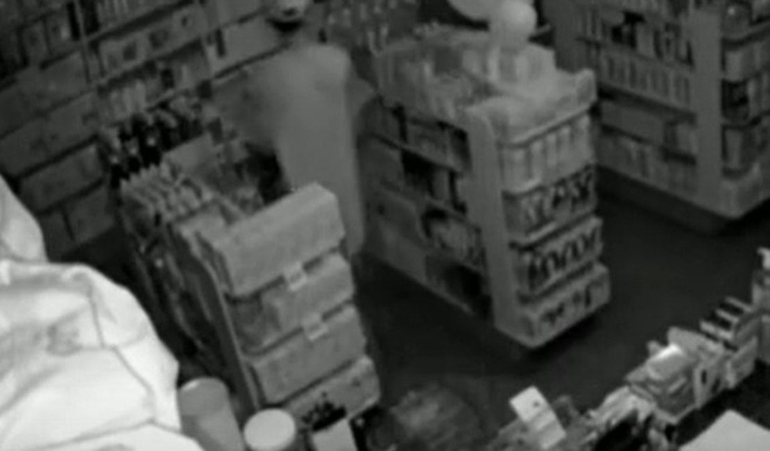 Câmeras de segurança flagram furto em farmácia no Clima Bom