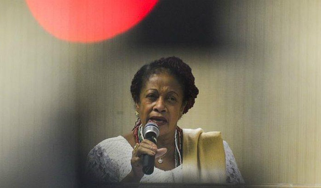Ministra dos Direitos Humanos desiste de pedir salário de R$ 61,4 mil