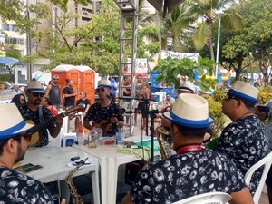 Sucesso de público, Pôr do Samba anima mais um sábado na orla de Maceió