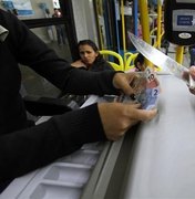 Polícia aborta assalto a ônibus e prende quatro pessoas no Feitosa