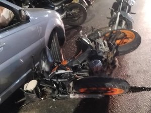 Motociclista fica ferido após acidente grave na Avenida Menino Marcelo
