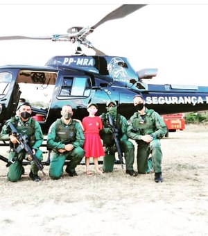 [Vídeo] Menina de 6 anos com tumor ósseo realiza sonho Grupamento Aéreo em Santana do Ipanema