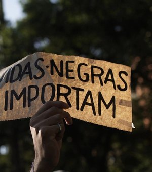 Negros têm quase 43 vezes mais risco de serem assassinados em Alagoas