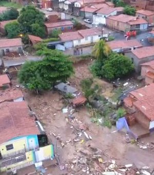Fortes chuvas em Teresina deixam dois mortos e dezenas de casas destruídas