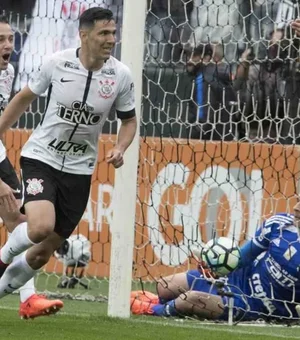 Chegada de Balbuena amplia leque de opções para Vítor Pereira na defesa do Corinthians