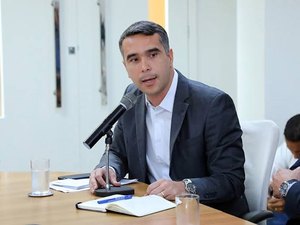 Rafael Brito chega com cobrança para cima do Governo Federal para reajustar valor da merenda
