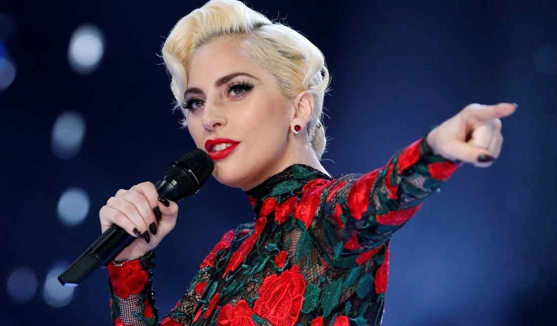 Lady Gaga inicia a Chromatica Ball Tour e agradece fãs em live