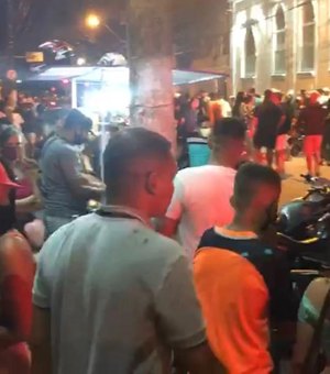 Polícia acaba com festa clandestina em casa de show lotada no Jaraguá
