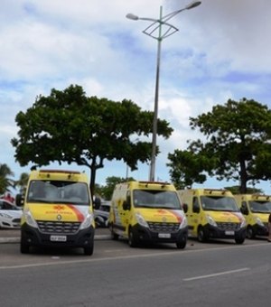 Governador entrega 15 ambulâncias para transporte sanitário nesta terça-feira (18)