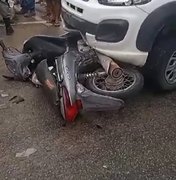 Colisão entre veículos deixa motoqueiro ferido em Japaratinga